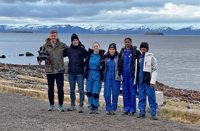 Örlygur Hnefill ásamt þátttakendum í geimferðarnámskeiði hjá honum.