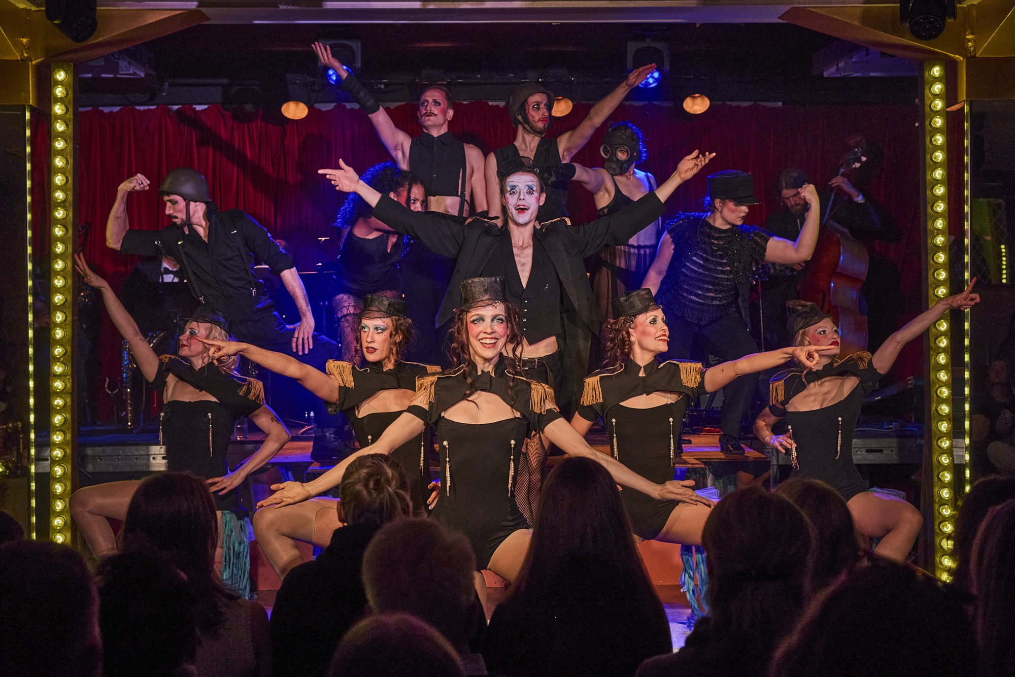 Úr skapandi greinum í framleiðslustjórnun