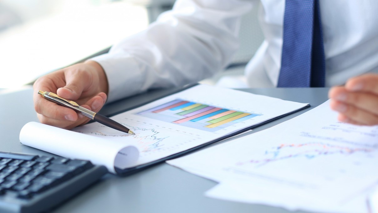 Lestur og greining ársreikninga