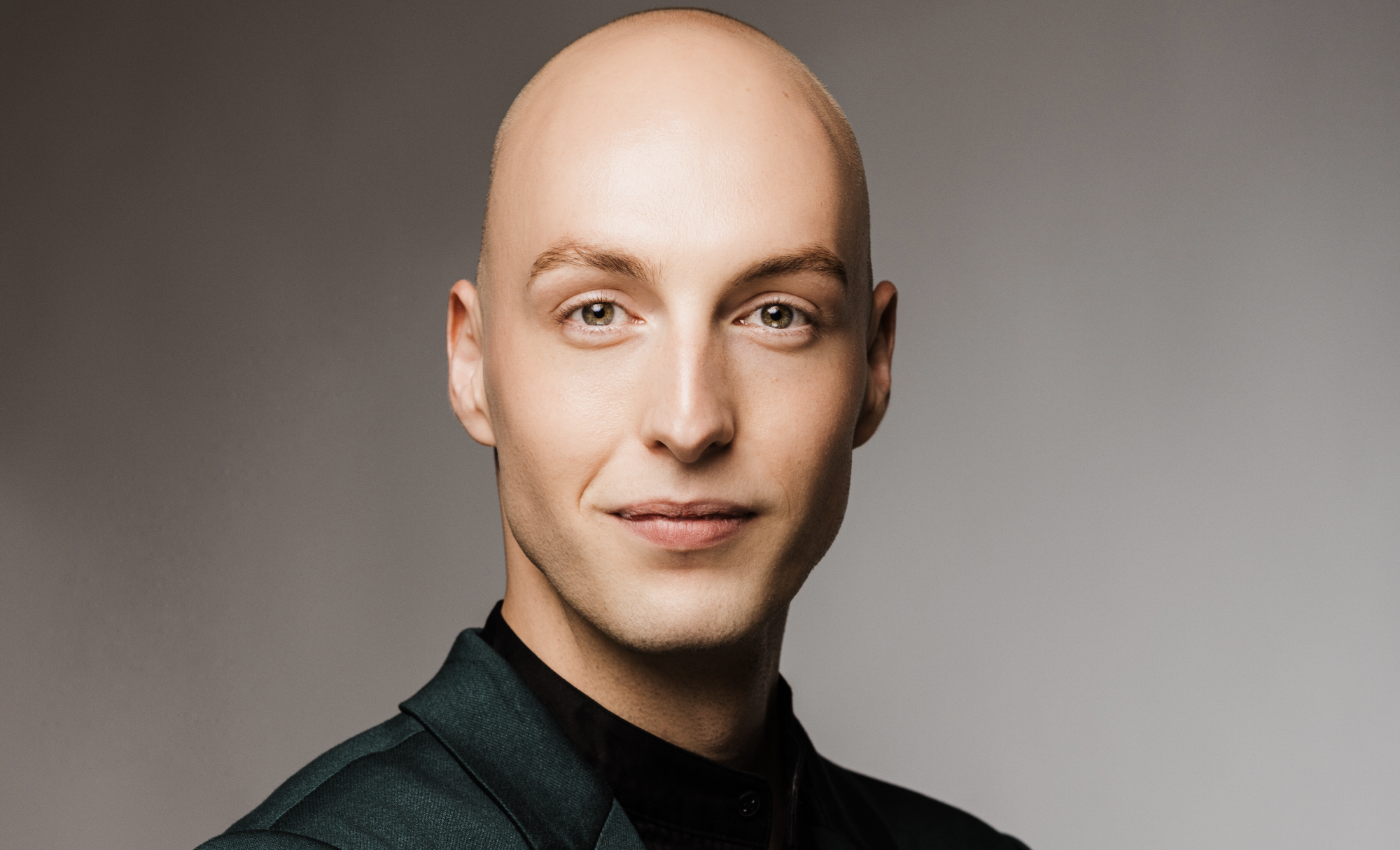 Bifrestingur hótelstjóri Black Sand Hotel