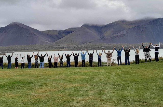 Ljósmyndin var tekin á staðlotu grunnnema um síðustu helgi og er af nemendum í námskeiðinu Framsækni og örugg tjáning.